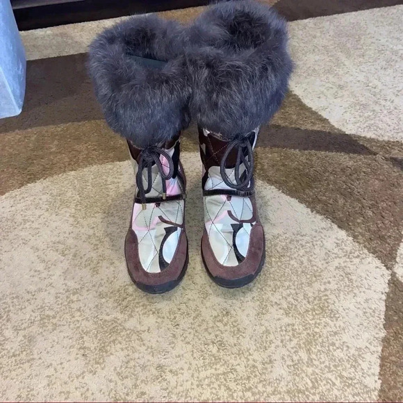 Vibram women’s boots - Picture 2 of 5